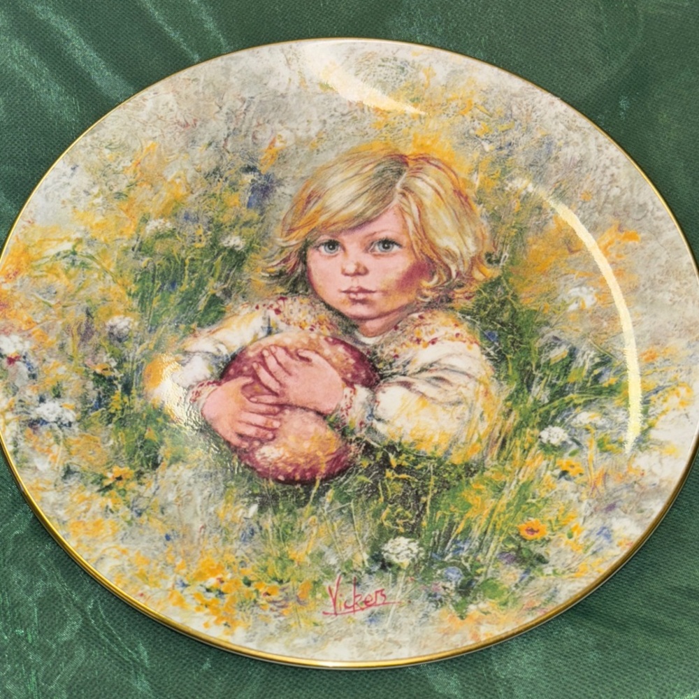 Wedgwood plate “The Blossoming of Suzanne”
